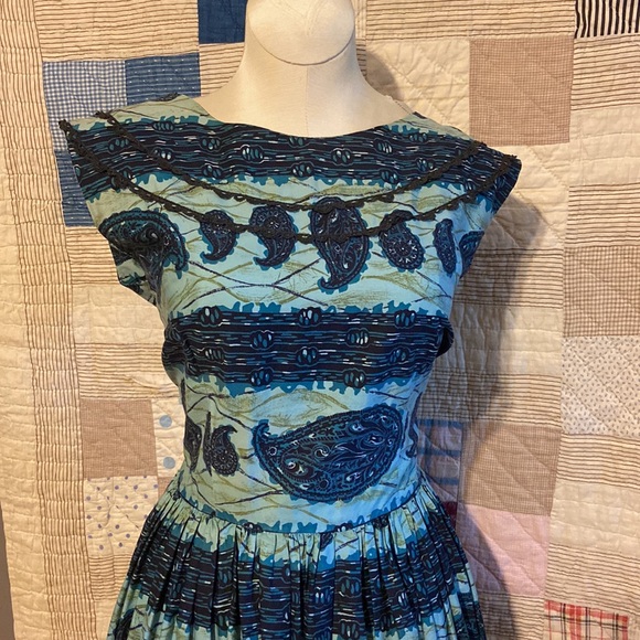 1950s Vintage Cotton Circle Skirt Illusion Dress - Picture 2 of 4